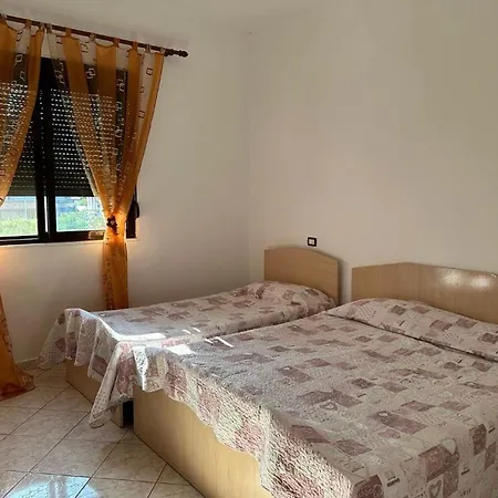 Eni's Hébergement de vacances Golem (Tirana)